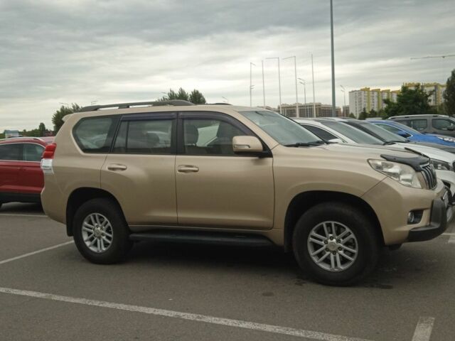 Бежевий Тойота Ленд Крузер Прадо 150, об'ємом двигуна 2.7 л та пробігом 180 тис. км за 24999 $, фото 1 на Automoto.ua