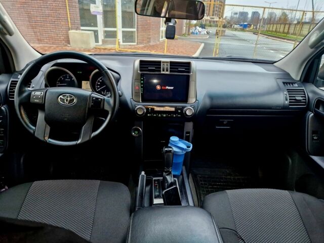 Бежевий Тойота Ленд Крузер Прадо 150, об'ємом двигуна 3 л та пробігом 459 тис. км за 21600 $, фото 3 на Automoto.ua