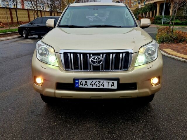 Бежевий Тойота Ленд Крузер Прадо 150, об'ємом двигуна 3 л та пробігом 459 тис. км за 21600 $, фото 13 на Automoto.ua