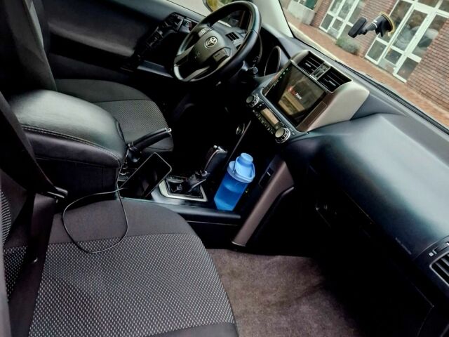 Бежевий Тойота Ленд Крузер Прадо 150, об'ємом двигуна 3 л та пробігом 459 тис. км за 21600 $, фото 4 на Automoto.ua