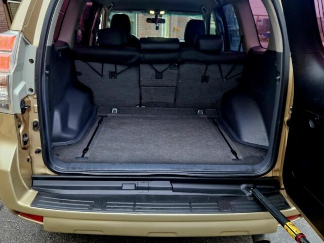 Бежевий Тойота Ленд Крузер Прадо 150, об'ємом двигуна 3 л та пробігом 459 тис. км за 21600 $, фото 9 на Automoto.ua