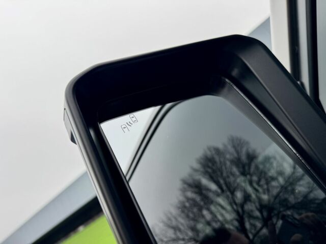 Бежевый Тойота Ленд Крузер Прадо 150, объемом двигателя 2.8 л и пробегом 15 тыс. км за 67900 $, фото 8 на Automoto.ua