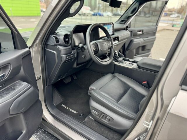 Бежевый Тойота Ленд Крузер Прадо 150, объемом двигателя 2.8 л и пробегом 15 тыс. км за 67900 $, фото 9 на Automoto.ua