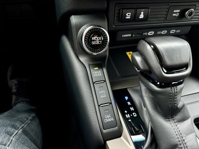 Бежевый Тойота Ленд Крузер Прадо 150, объемом двигателя 2.8 л и пробегом 15 тыс. км за 67900 $, фото 21 на Automoto.ua