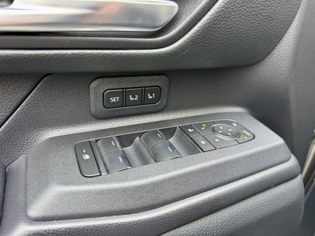 Бежевый Тойота Ленд Крузер Прадо 150, объемом двигателя 2.8 л и пробегом 15 тыс. км за 67900 $, фото 10 на Automoto.ua