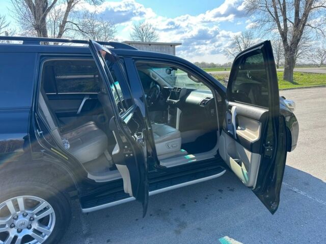 Черный Тойота Ленд Крузер Прадо 150, объемом двигателя 4 л и пробегом 231 тыс. км за 26500 $, фото 6 на Automoto.ua