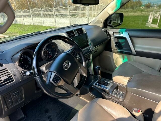 Черный Тойота Ленд Крузер Прадо 150, объемом двигателя 4 л и пробегом 231 тыс. км за 26500 $, фото 10 на Automoto.ua