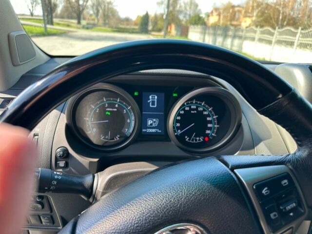 Черный Тойота Ленд Крузер Прадо 150, объемом двигателя 4 л и пробегом 231 тыс. км за 26500 $, фото 16 на Automoto.ua