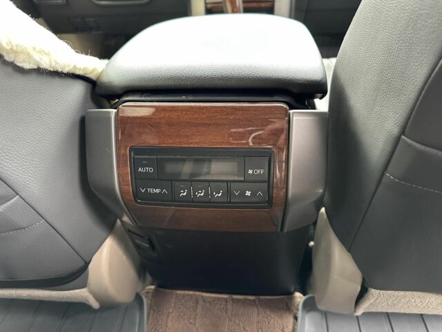 Чорний Тойота Ленд Крузер Прадо 150, об'ємом двигуна 2.7 л та пробігом 125 тис. км за 25999 $, фото 11 на Automoto.ua