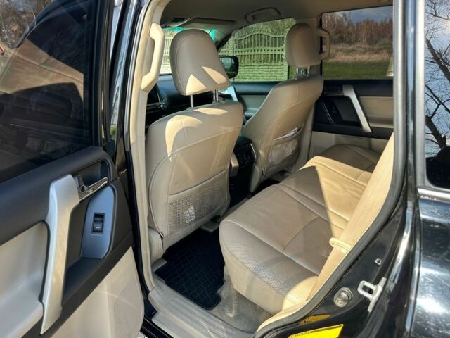 Черный Тойота Ленд Крузер Прадо 150, объемом двигателя 4 л и пробегом 231 тыс. км за 26500 $, фото 12 на Automoto.ua