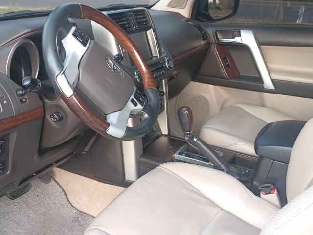 Чорний Тойота Ленд Крузер Прадо 150, об'ємом двигуна 3 л та пробігом 300 тис. км за 22500 $, фото 6 на Automoto.ua