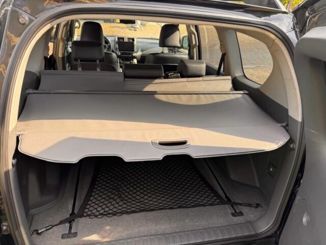 Чорний Тойота Ленд Крузер Прадо 150, об'ємом двигуна 3 л та пробігом 300 тис. км за 26000 $, фото 2 на Automoto.ua