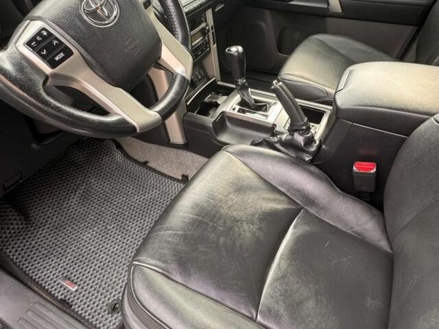 Чорний Тойота Ленд Крузер Прадо 150, об'ємом двигуна 3 л та пробігом 300 тис. км за 26000 $, фото 7 на Automoto.ua