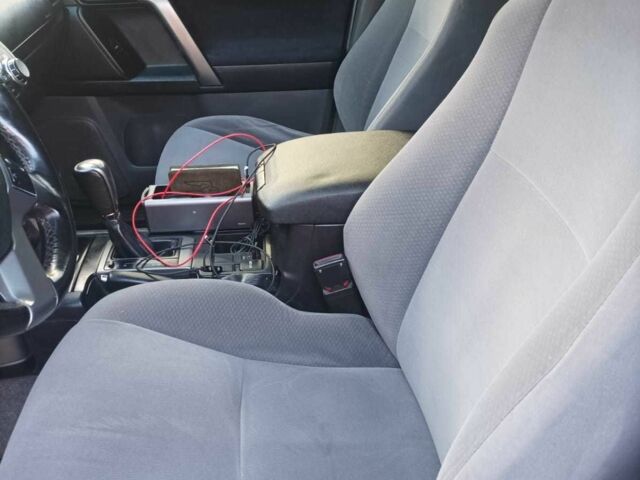 Чорний Тойота Ленд Крузер Прадо 150, об'ємом двигуна 4 л та пробігом 341 тис. км за 17500 $, фото 3 на Automoto.ua