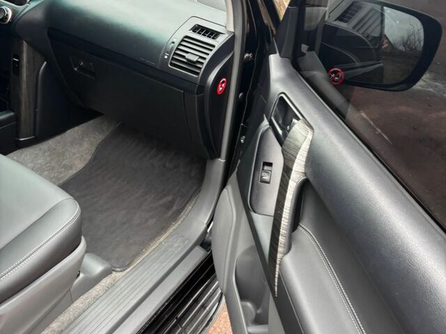 Черный Тойота Ленд Крузер Прадо 150, объемом двигателя 2.7 л и пробегом 248 тыс. км за 21000 $, фото 11 на Automoto.ua