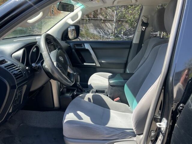 Черный Тойота Ленд Крузер Прадо 150, объемом двигателя 3 л и пробегом 130 тыс. км за 24900 $, фото 11 на Automoto.ua