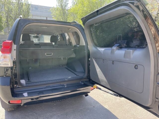 Черный Тойота Ленд Крузер Прадо 150, объемом двигателя 3 л и пробегом 130 тыс. км за 24900 $, фото 6 на Automoto.ua