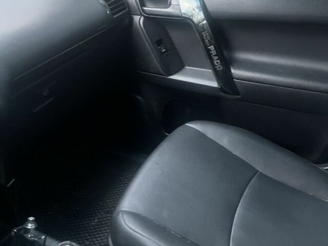 Черный Тойота Ленд Крузер Прадо 150, объемом двигателя 3 л и пробегом 260 тыс. км за 26450 $, фото 2 на Automoto.ua