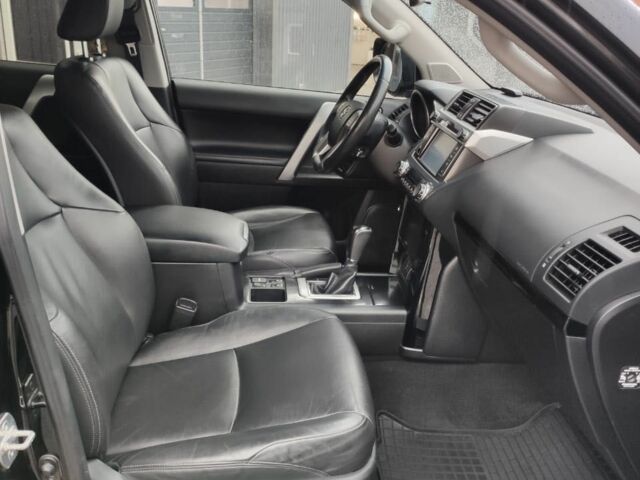 Черный Тойота Ленд Крузер Прадо 150, объемом двигателя 3 л и пробегом 117 тыс. км за 34000 $, фото 11 на Automoto.ua