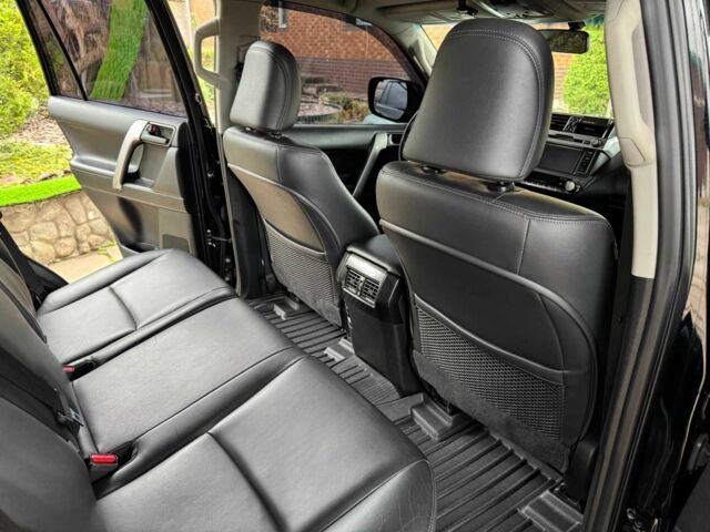 Черный Тойота Ленд Крузер Прадо 150, объемом двигателя 3 л и пробегом 132 тыс. км за 35900 $, фото 15 на Automoto.ua