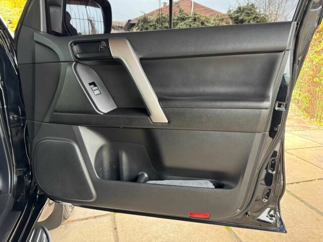 Черный Тойота Ленд Крузер Прадо 150, объемом двигателя 3 л и пробегом 132 тыс. км за 35900 $, фото 14 на Automoto.ua