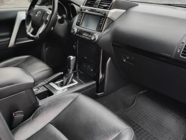 Черный Тойота Ленд Крузер Прадо 150, объемом двигателя 3 л и пробегом 117 тыс. км за 34000 $, фото 5 на Automoto.ua