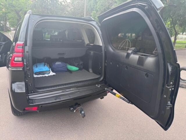 Черный Тойота Ленд Крузер Прадо 150, объемом двигателя 2.8 л и пробегом 163 тыс. км за 36500 $, фото 5 на Automoto.ua