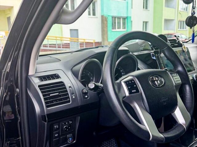 Чорний Тойота Ленд Крузер Прадо 150, об'ємом двигуна 0 л та пробігом 165 тис. км за 28999 $, фото 5 на Automoto.ua