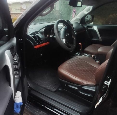 Чорний Тойота Ленд Крузер Прадо 150, об'ємом двигуна 2.7 л та пробігом 159 тис. км за 27777 $, фото 7 на Automoto.ua