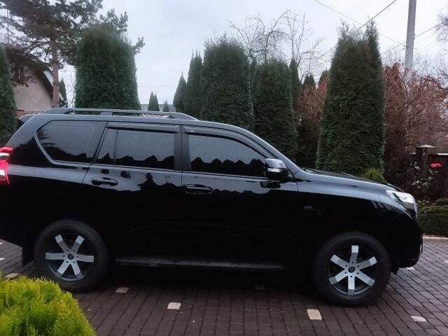 Чорний Тойота Ленд Крузер Прадо 150, об'ємом двигуна 2.7 л та пробігом 159 тис. км за 27777 $, фото 3 на Automoto.ua