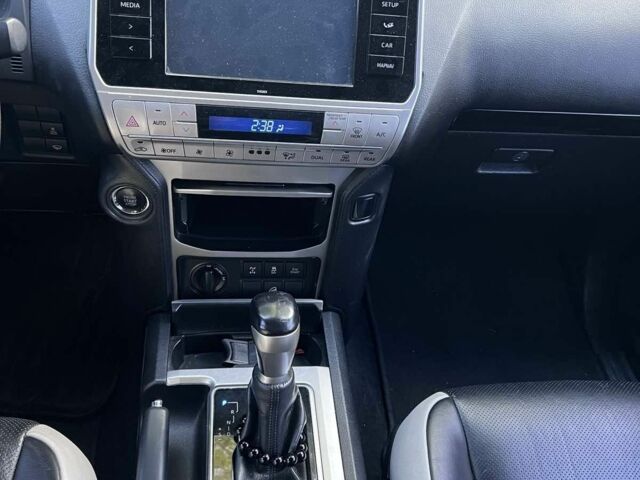 Черный Тойота Ленд Крузер Прадо 150, объемом двигателя 2.8 л и пробегом 199 тыс. км за 31777 $, фото 4 на Automoto.ua