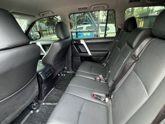 Черный Тойота Ленд Крузер Прадо 150, объемом двигателя 2.7 л и пробегом 131 тыс. км за 29500 $, фото 7 на Automoto.ua