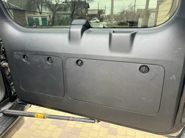 Черный Тойота Ленд Крузер Прадо 150, объемом двигателя 2.7 л и пробегом 81 тыс. км за 31000 $, фото 19 на Automoto.ua