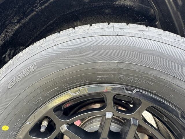 Чорний Тойота Ленд Крузер Прадо 150, об'ємом двигуна 2.8 л та пробігом 93 тис. км за 45000 $, фото 4 на Automoto.ua