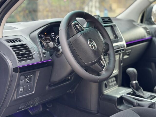 Чорний Тойота Ленд Крузер Прадо 150, об'ємом двигуна 2.8 л та пробігом 93 тис. км за 45000 $, фото 3 на Automoto.ua