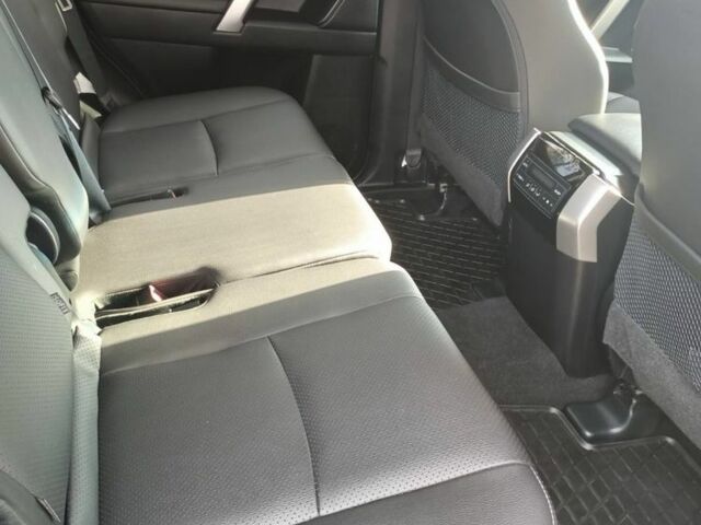 Чорний Тойота Ленд Крузер Прадо 150, об'ємом двигуна 4 л та пробігом 33 тис. км за 43500 $, фото 8 на Automoto.ua