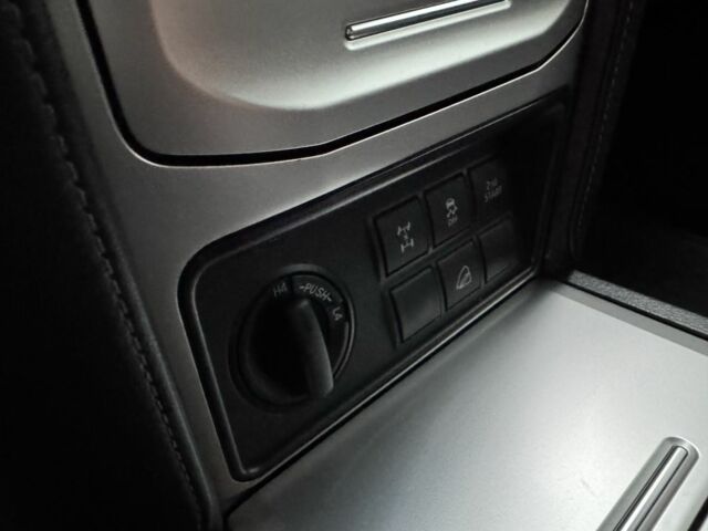 Черный Тойота Ленд Крузер Прадо 150, объемом двигателя 4 л и пробегом 62 тыс. км за 46000 $, фото 15 на Automoto.ua