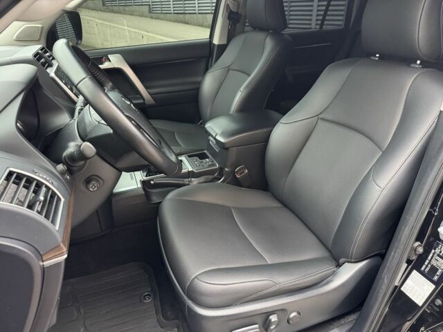 Черный Тойота Ленд Крузер Прадо 150, объемом двигателя 4 л и пробегом 62 тыс. км за 46000 $, фото 8 на Automoto.ua