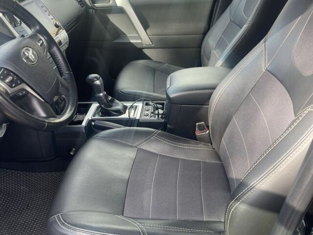 Чорний Тойота Ленд Крузер Прадо 150, об'ємом двигуна 2.8 л та пробігом 93 тис. км за 41000 $, фото 13 на Automoto.ua