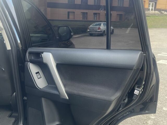 Чорний Тойота Ленд Крузер Прадо 150, об'ємом двигуна 2.8 л та пробігом 93 тис. км за 41000 $, фото 21 на Automoto.ua