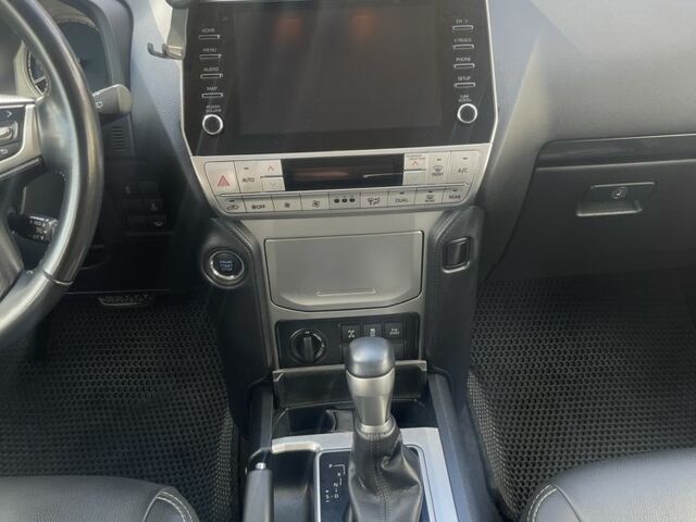 Чорний Тойота Ленд Крузер Прадо 150, об'ємом двигуна 2.8 л та пробігом 93 тис. км за 41000 $, фото 17 на Automoto.ua