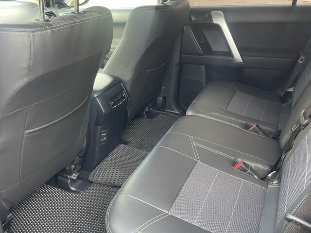 Чорний Тойота Ленд Крузер Прадо 150, об'ємом двигуна 2.8 л та пробігом 93 тис. км за 41000 $, фото 15 на Automoto.ua