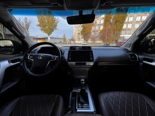 Черный Тойота Ленд Крузер Прадо 150, объемом двигателя 4 л и пробегом 56 тыс. км за 49999 $, фото 13 на Automoto.ua