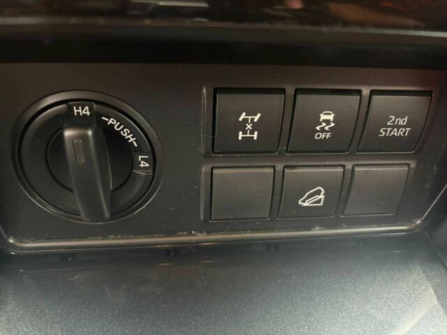 Черный Тойота Ленд Крузер Прадо 150, объемом двигателя 2.8 л и пробегом 70 тыс. км за 53490 $, фото 14 на Automoto.ua