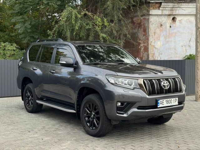 Сірий Тойота Ленд Крузер Прадо 150, об'ємом двигуна 4 л та пробігом 62 тис. км за 49500 $, фото 1 на Automoto.ua