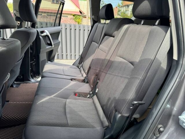 Сірий Тойота Ленд Крузер Прадо 150, об'ємом двигуна 4 л та пробігом 62 тис. км за 49500 $, фото 9 на Automoto.ua