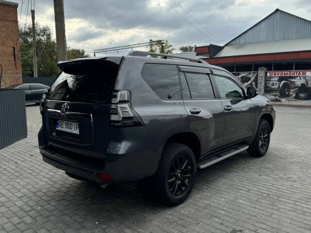 Сірий Тойота Ленд Крузер Прадо 150, об'ємом двигуна 4 л та пробігом 62 тис. км за 49500 $, фото 3 на Automoto.ua