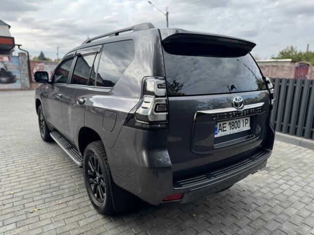 Сірий Тойота Ленд Крузер Прадо 150, об'ємом двигуна 4 л та пробігом 62 тис. км за 49500 $, фото 4 на Automoto.ua