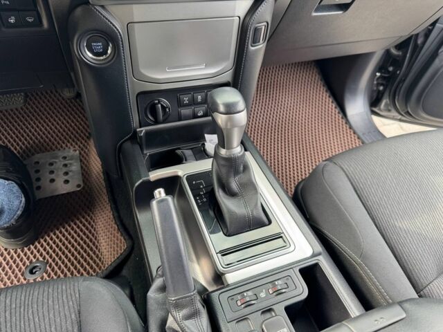 Сірий Тойота Ленд Крузер Прадо 150, об'ємом двигуна 4 л та пробігом 62 тис. км за 49500 $, фото 7 на Automoto.ua