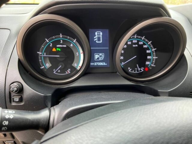 Сірий Тойота Ленд Крузер Прадо 150, об'ємом двигуна 3 л та пробігом 275 тис. км за 23500 $, фото 10 на Automoto.ua